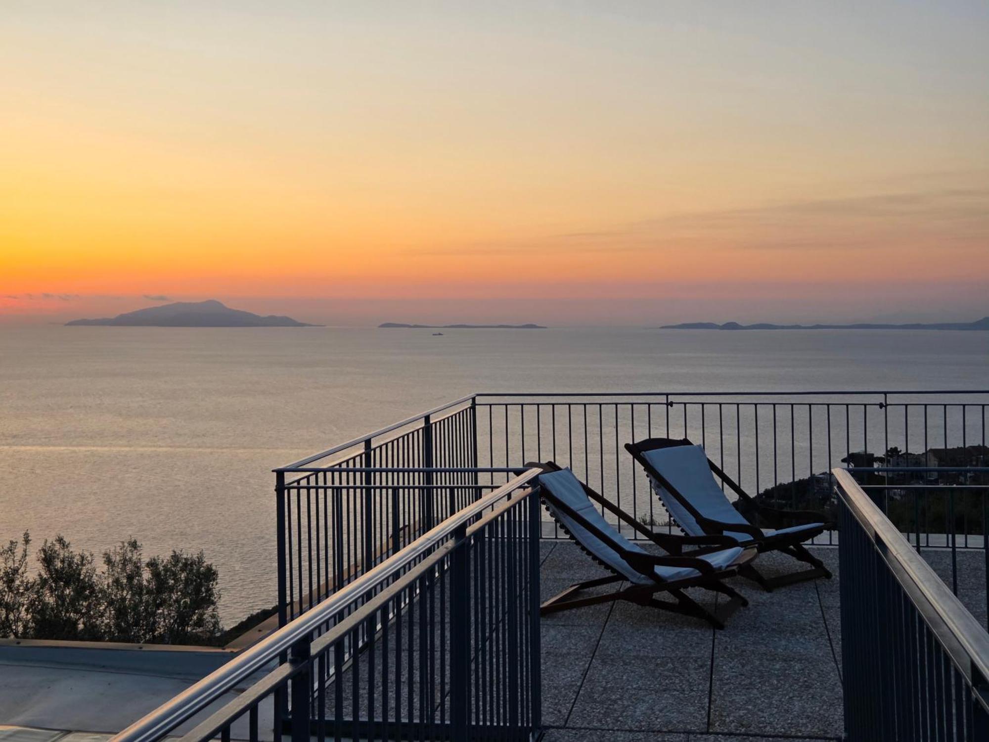فيلا Sun & Relax, Relaxing Location With Seaview ماسّا لوبْرينسِ المظهر الخارجي الصورة