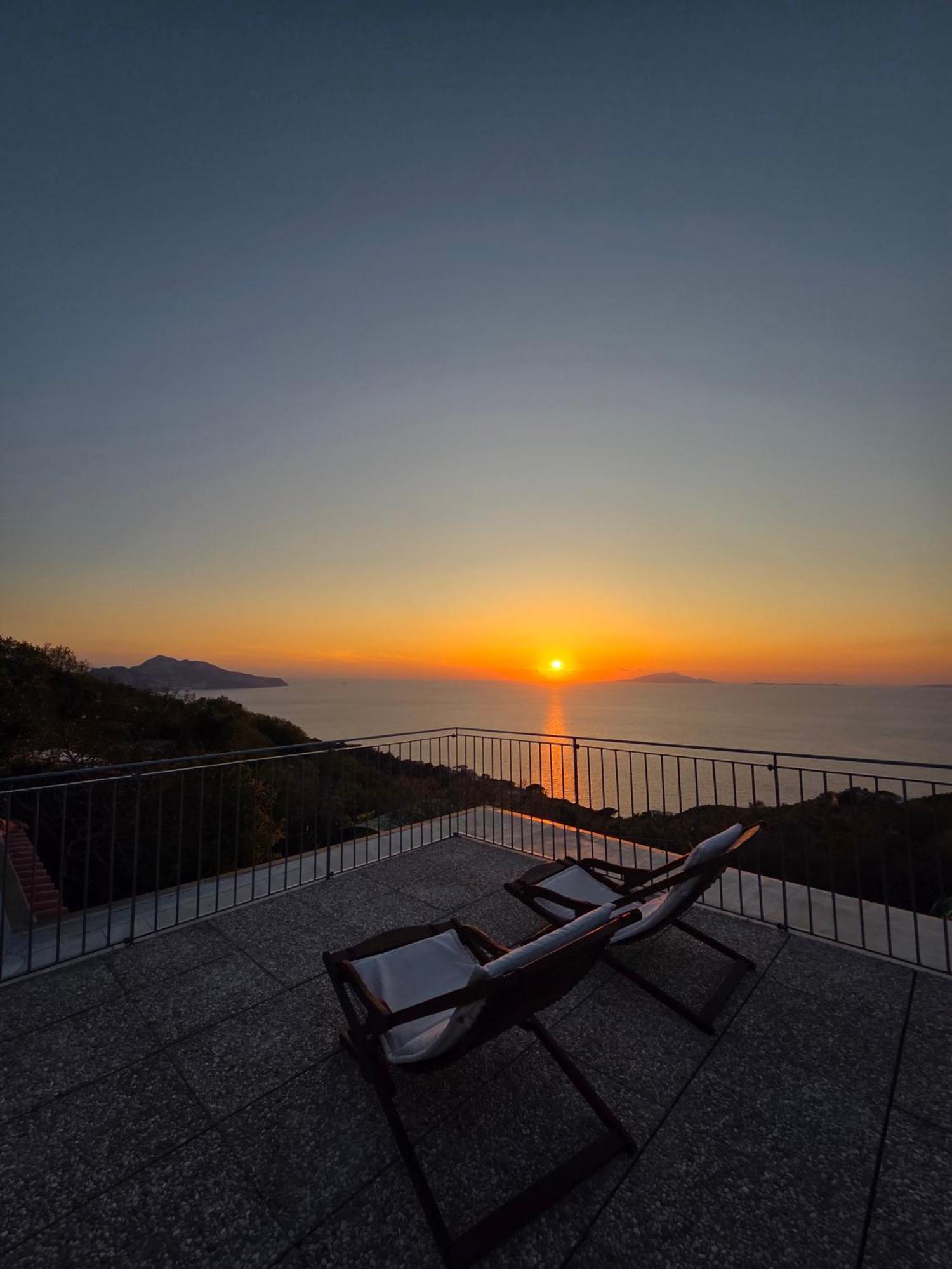 فيلا Sun & Relax, Relaxing Location With Seaview ماسّا لوبْرينسِ المظهر الخارجي الصورة