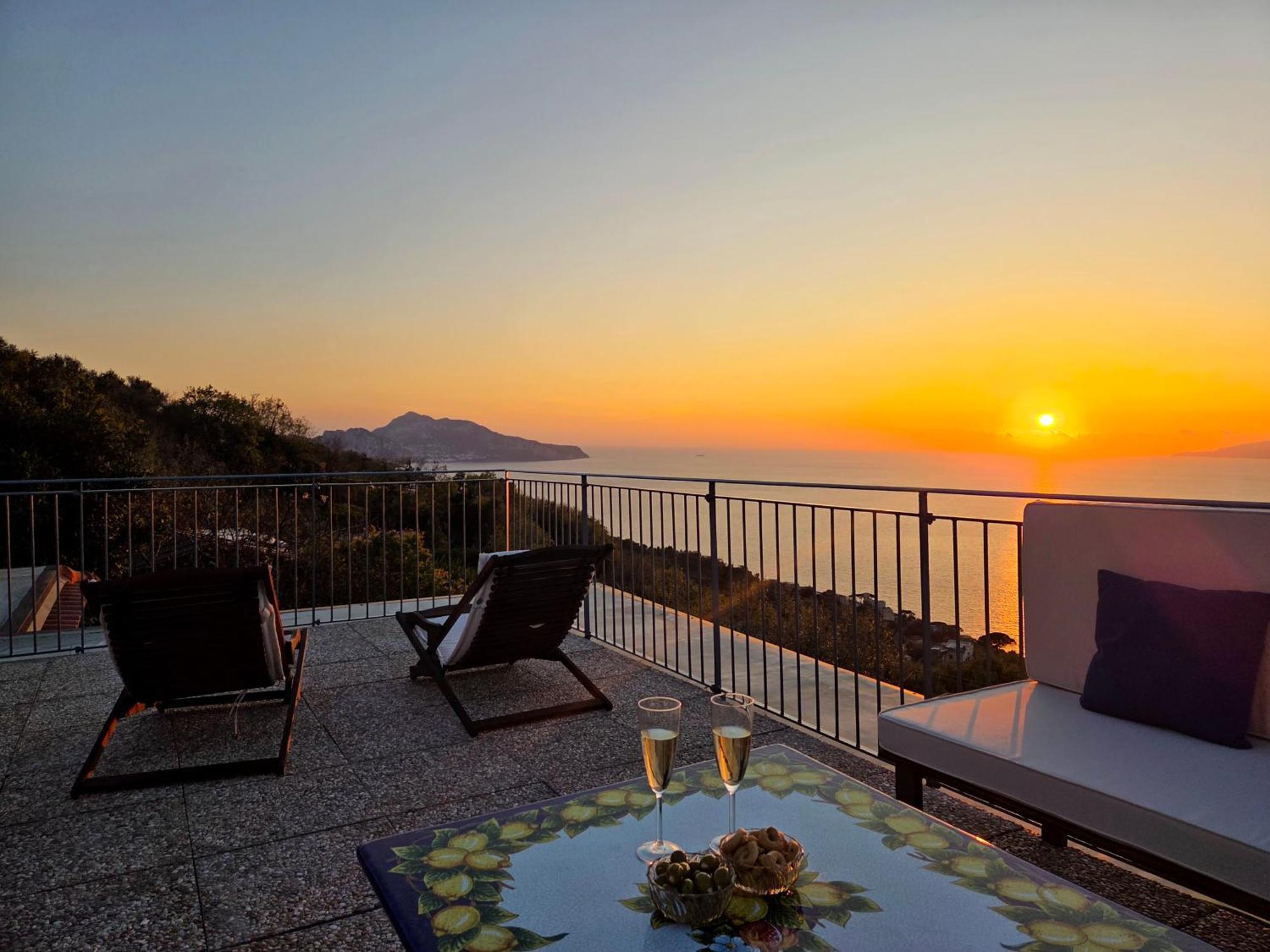 فيلا Sun & Relax, Relaxing Location With Seaview ماسّا لوبْرينسِ المظهر الخارجي الصورة