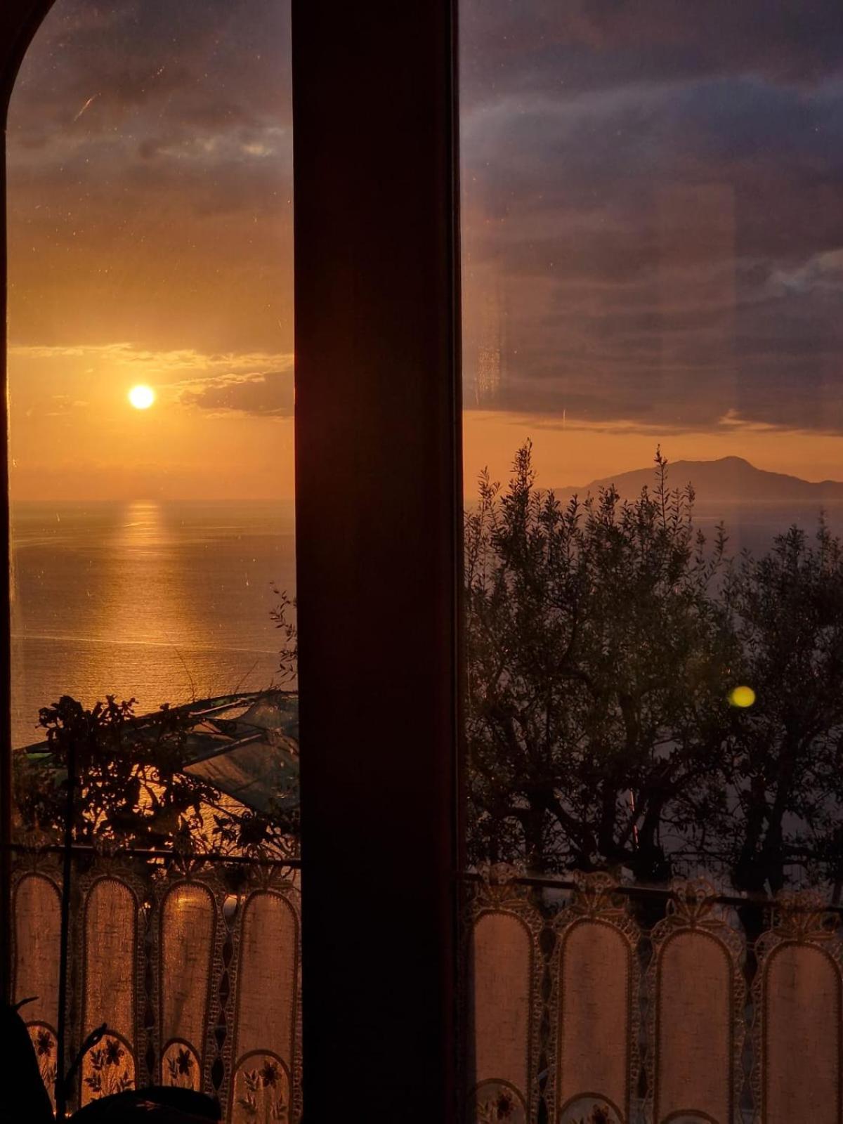 فيلا Sun & Relax, Relaxing Location With Seaview ماسّا لوبْرينسِ المظهر الخارجي الصورة