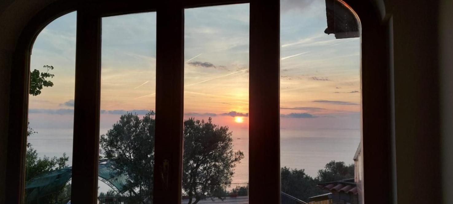 فيلا Sun & Relax, Relaxing Location With Seaview ماسّا لوبْرينسِ المظهر الخارجي الصورة